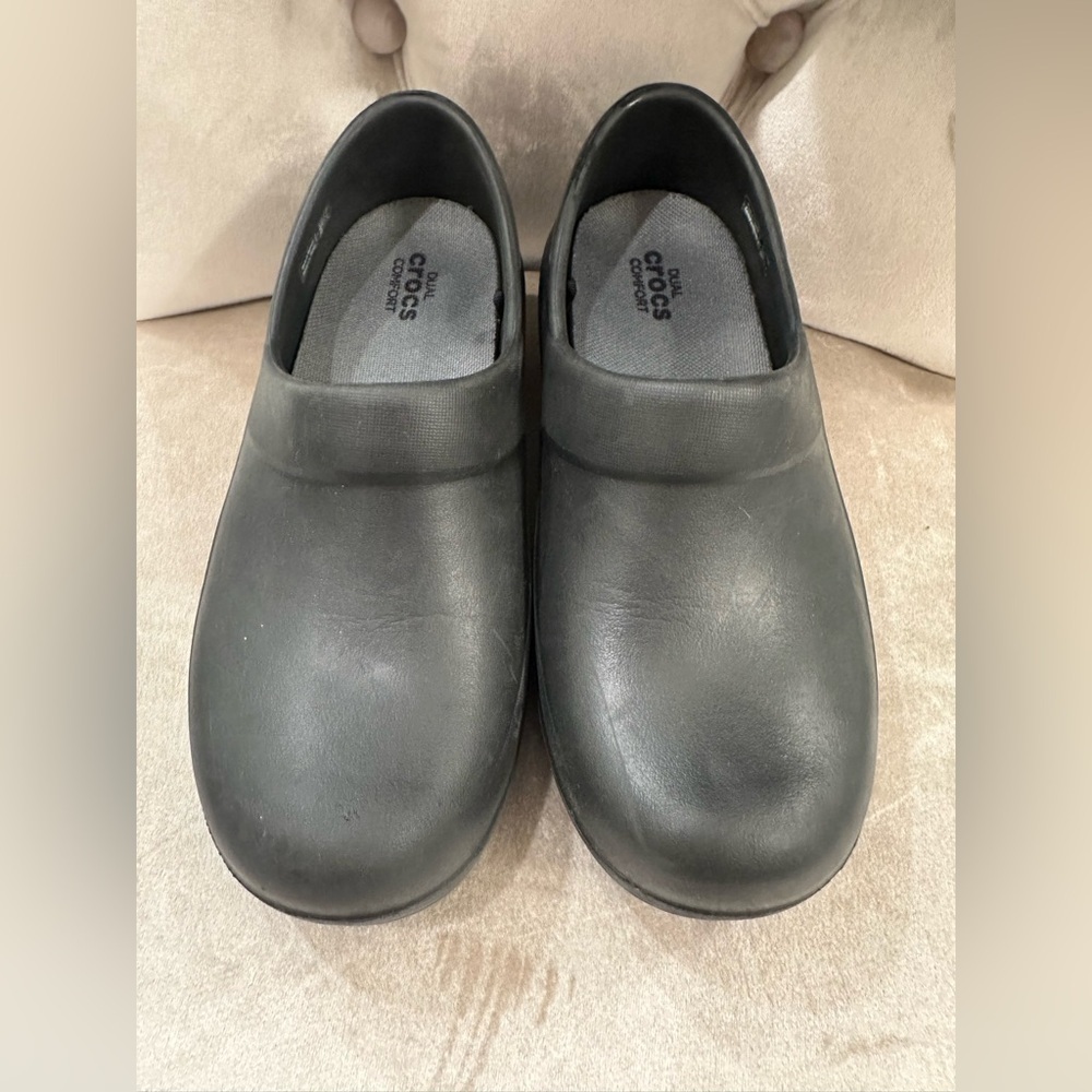 Crocs Neria Pro II Dual Comfort Women’s 5 Closed Toe Clogs Black Slip Resistant